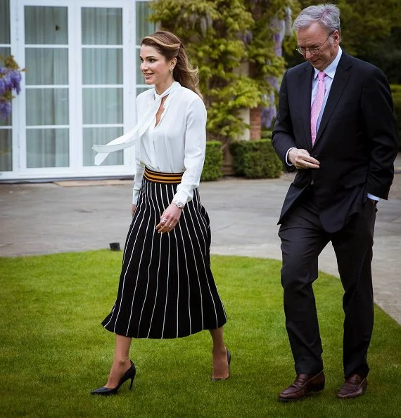 Queen Rania attended Google Zeitgeist panel held at Google headquarters in Hertfordshire, in which the topic is the refugee crisis in Syria