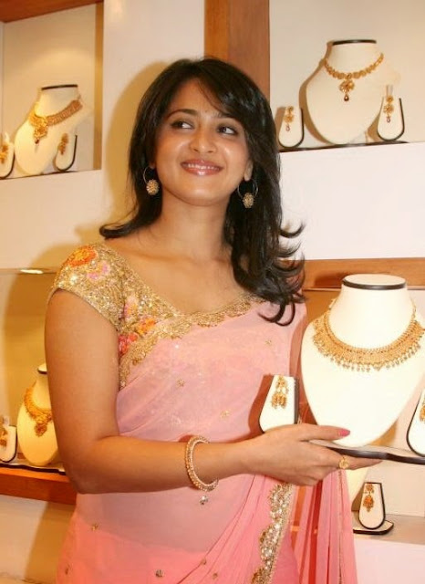 Anushka Shetty IMAGES, GIF, ANIMATED GIF, WALLPAPER, STICKER FOR WHATSAPP & FACEBOOK
