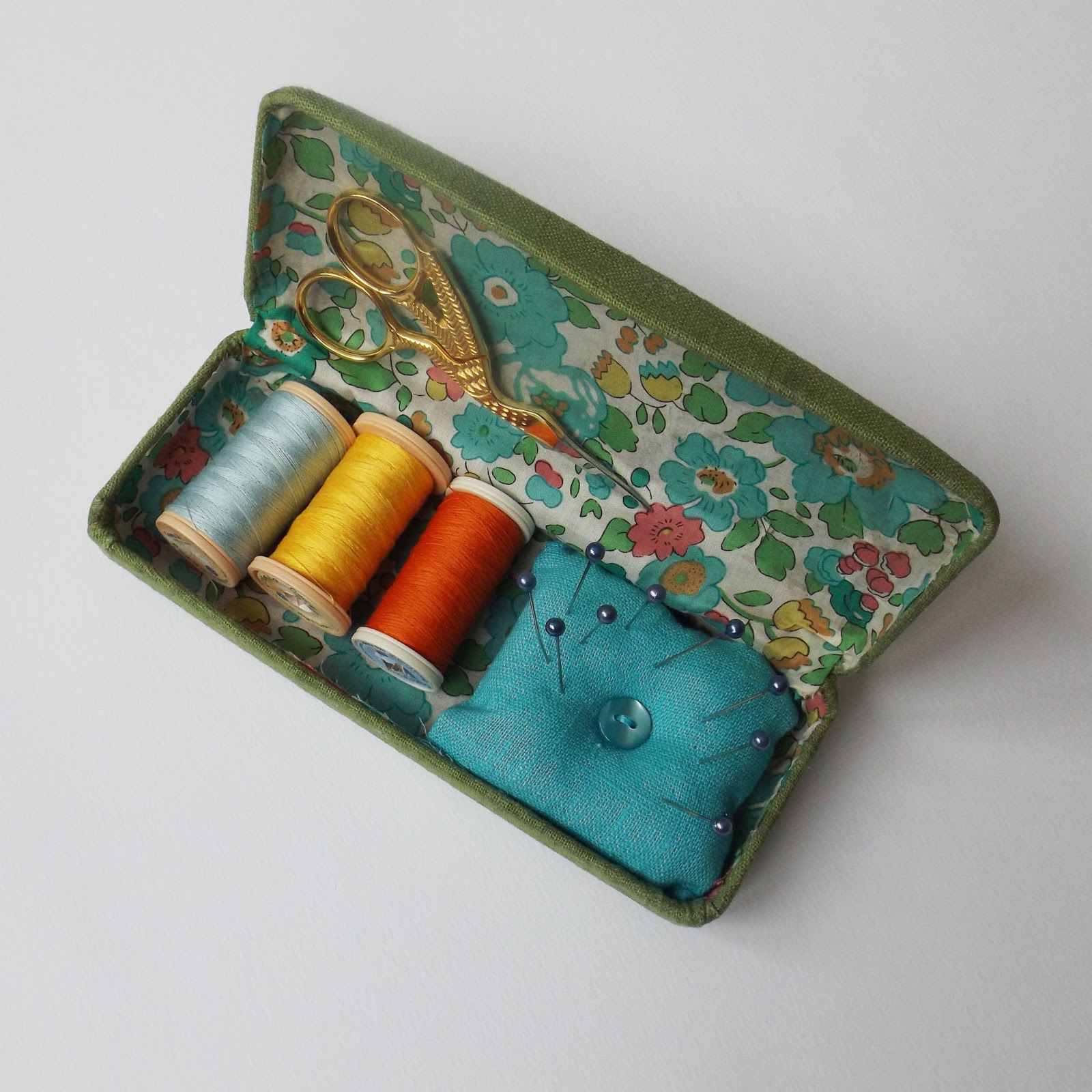 jemima schlee: glasses case sewing kit