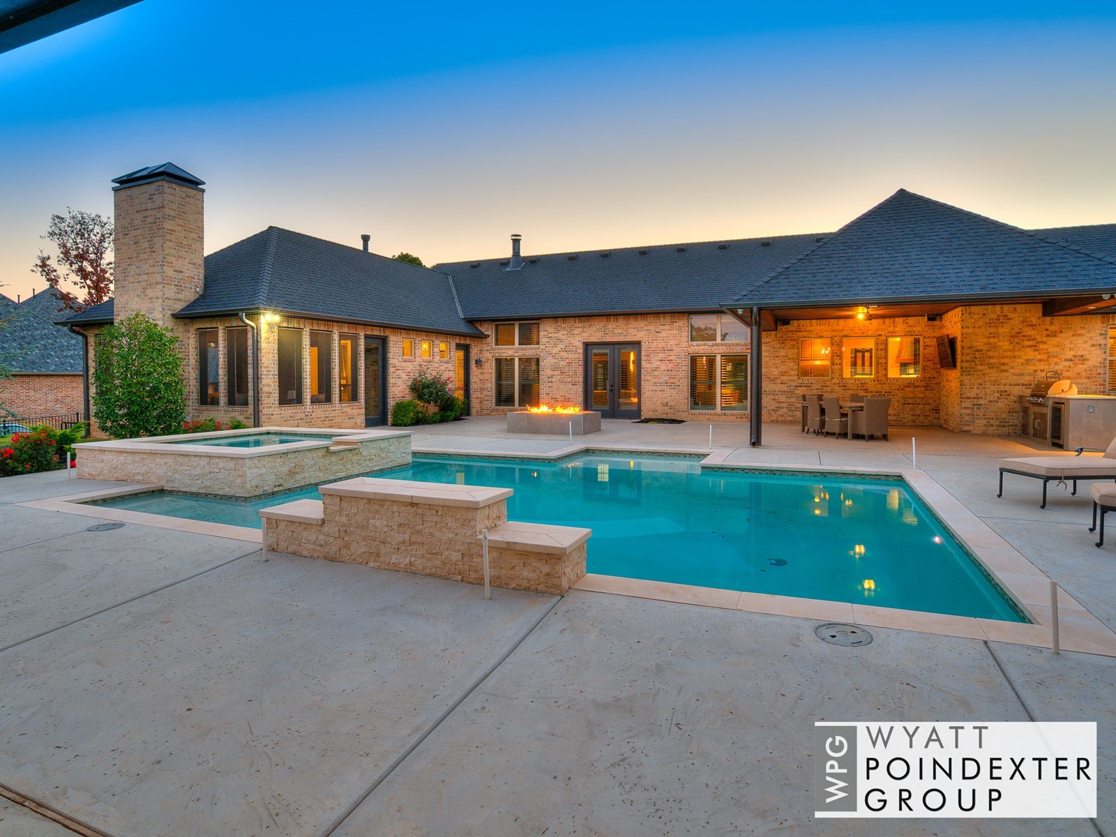 Transitional Brick Home In Arcadia, OK THE AMERICAN MANION