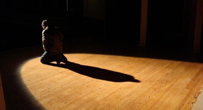 Καταγγελία στον ΣΕΗ για γνωστό σεναριογράφο: Καυχιόταν ότι «έχουν περάσει από το κρεβάτι του όλες οι αριστερές της ΕΡΤ» 