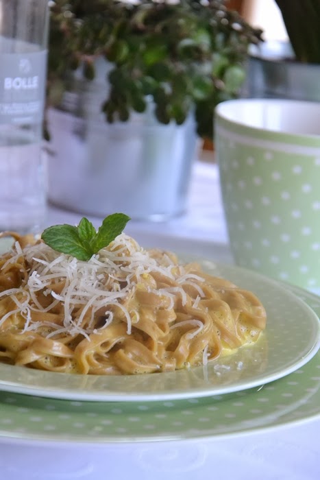 riccioli alla liquirizia con crema al limone