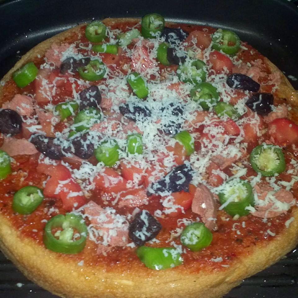 Nazlı�nın Mutfağı tavada pratik ekmek pizzası