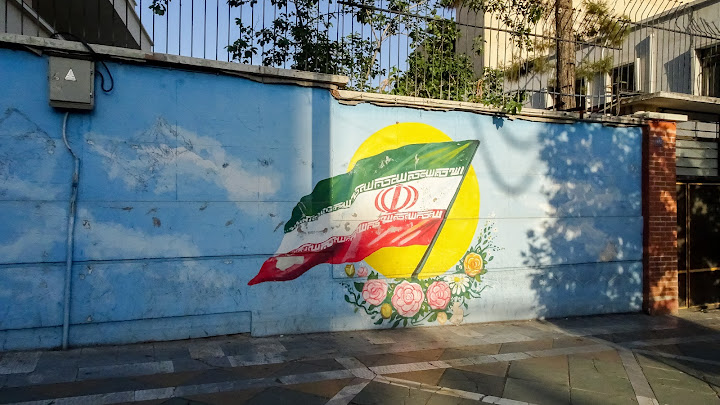 The grafiti in Valiasr Street