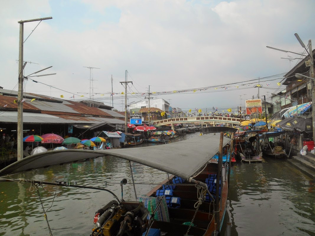 mercato galleggiante amphawa thailandia