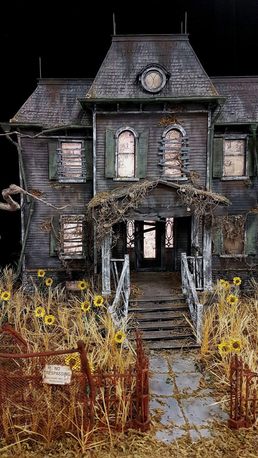 Lance Cardinal Creations STEPHEN KING'S "HOUSE ON NEIBOLT STREET" MOVIE SET MINIATURE