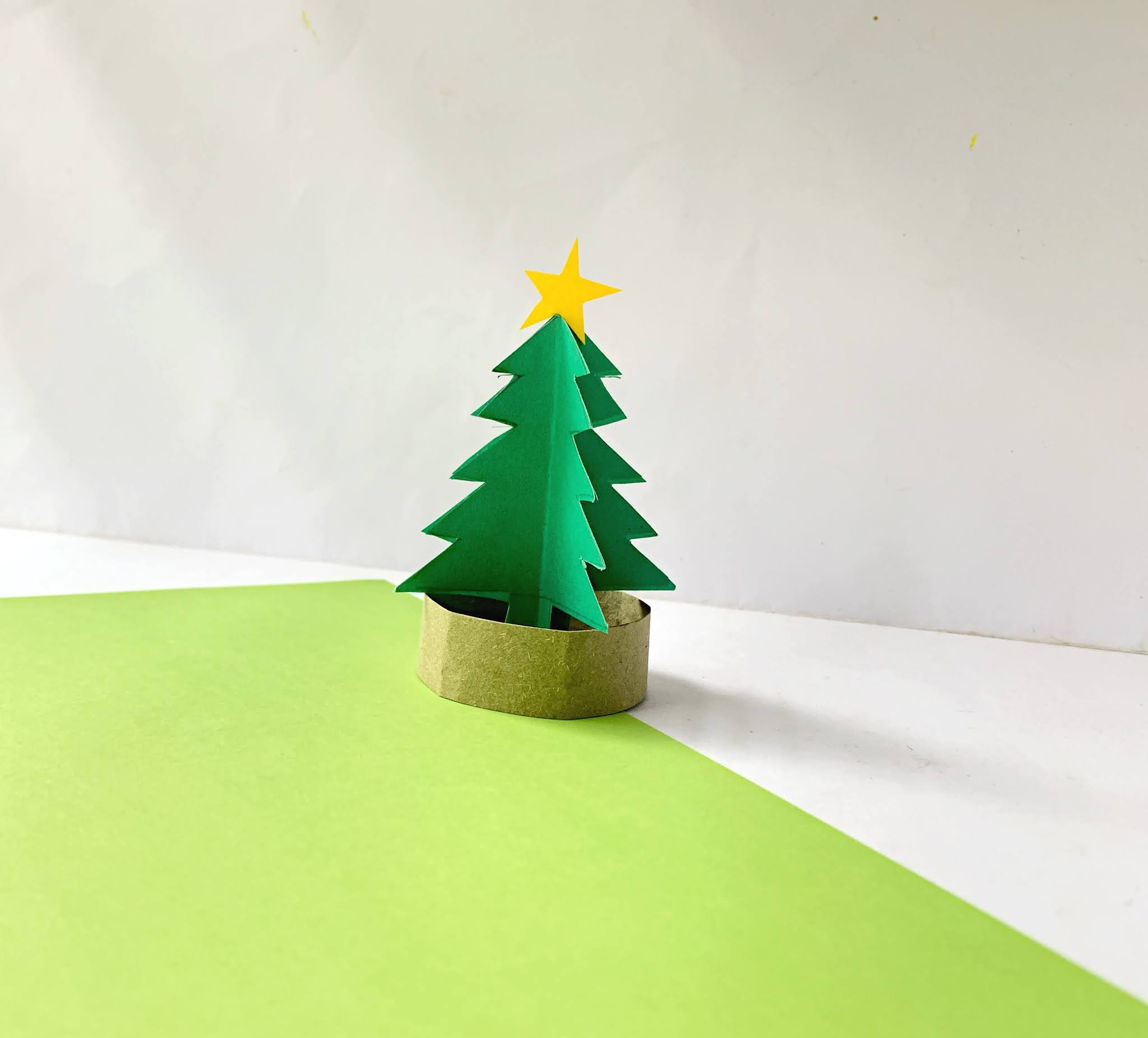 Fun and Easy 3D Paper Christmas Tree Craft for Kids to Make {with FREE