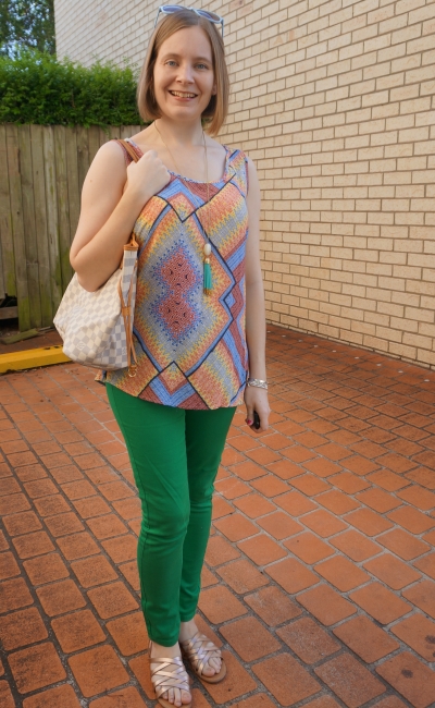 colourful autumn outfit green skinny jeans colourful printed tank | away from blue