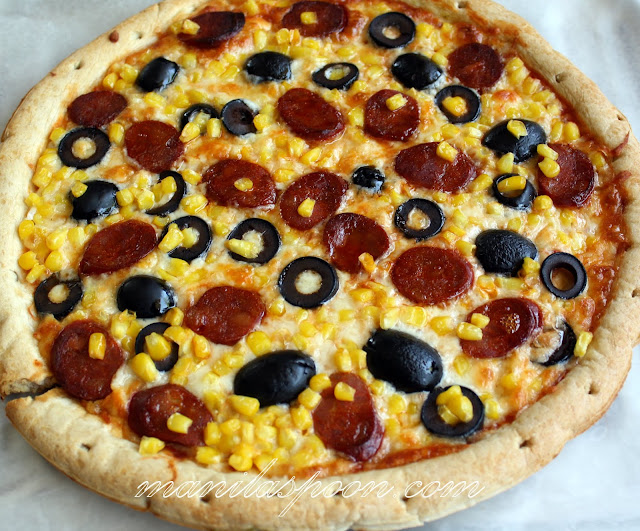 Chorizo, olives and corn make this Spanish-style pizza oh so delicious! Quick and easy to prep! Freezable, too. Chorizo and Corn Pizza