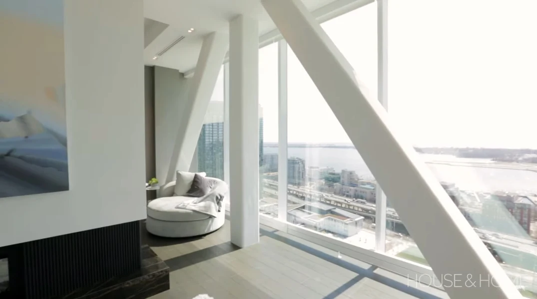 46 Interior Design Photos vs. Cityplace SkyBridge Condo Toronto Tour