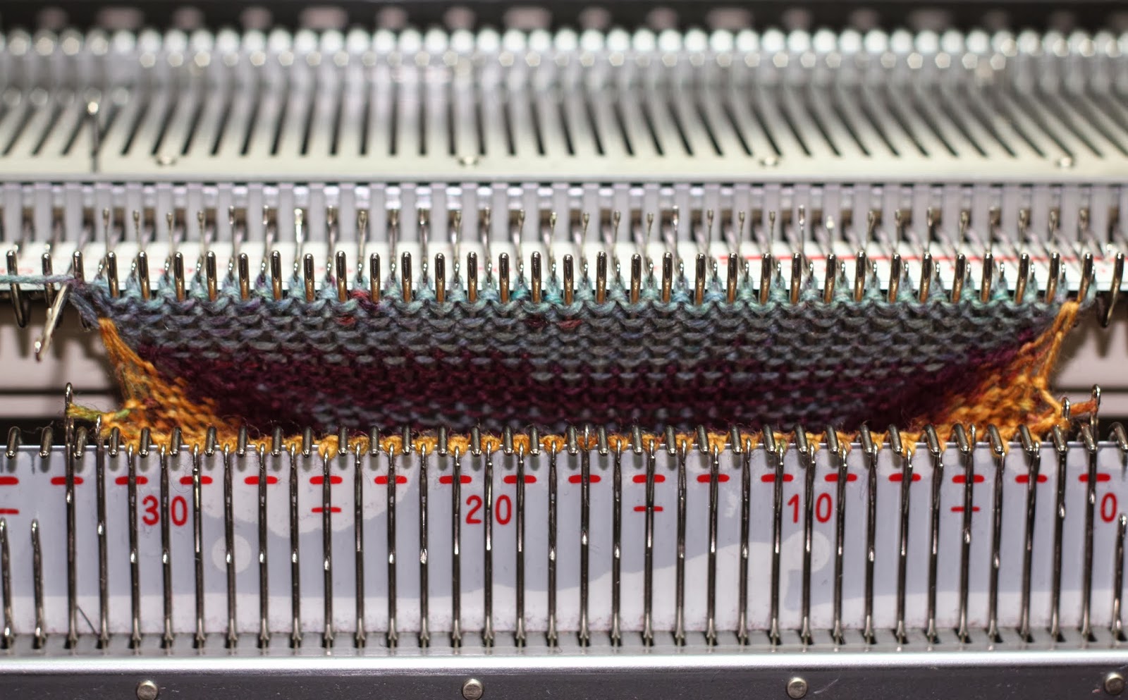 TOM MACHINE KNITTING GUY: Eliminating Heel Holes In Double Bed Machine ...
