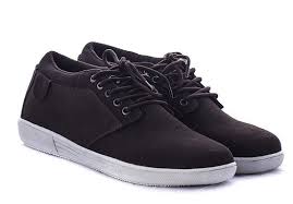 3 Gambar Sepatu Sneakers Muda Gaul Keren Sport Terbaru ...