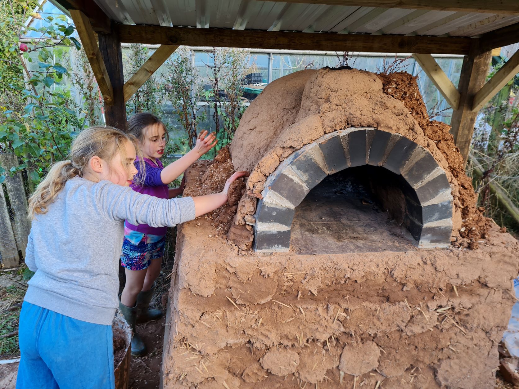 An English Homestead Earth Oven part 5 Building And Drying