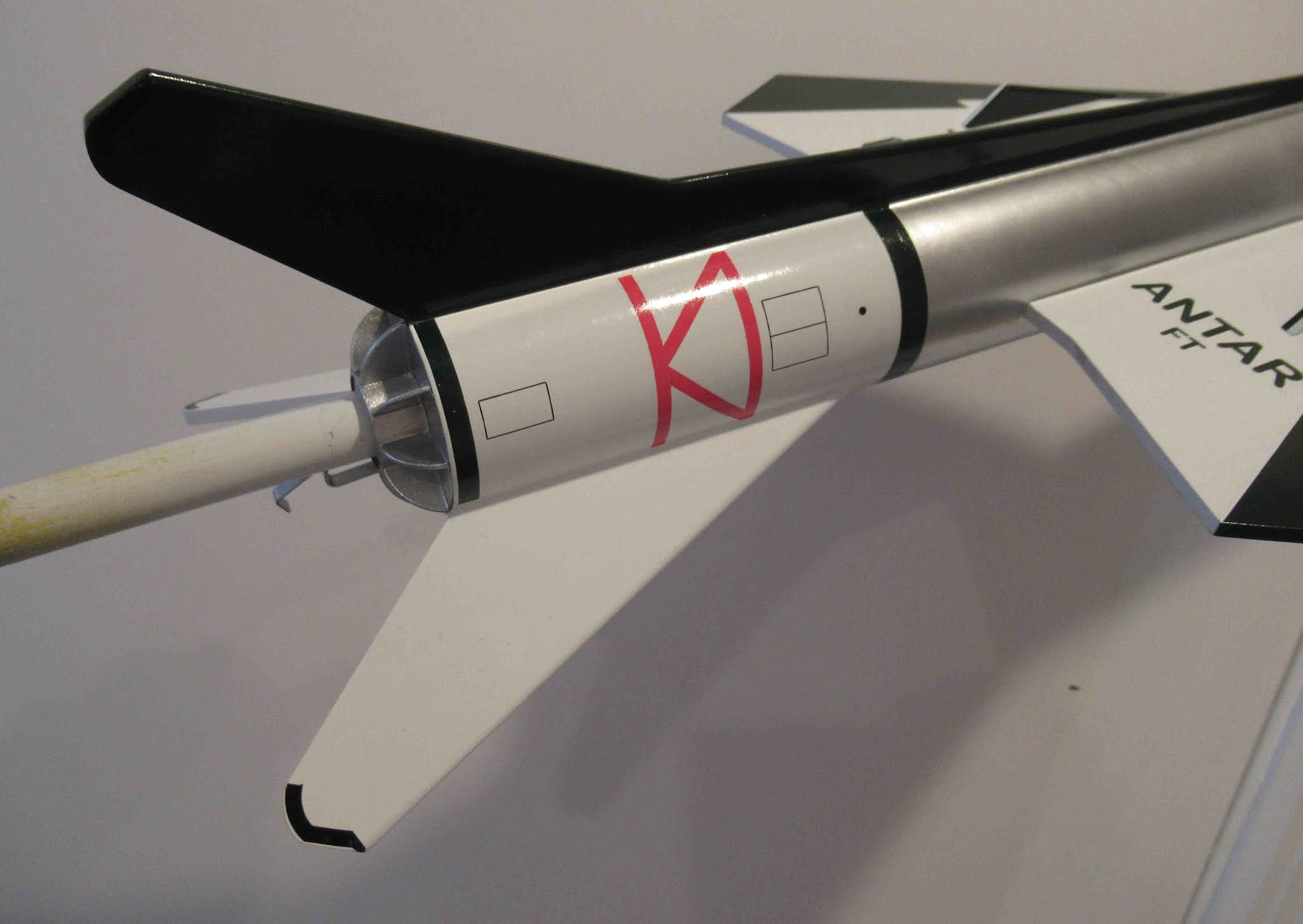 Model Rocket Building Estes Antar 7310 Build, Finished