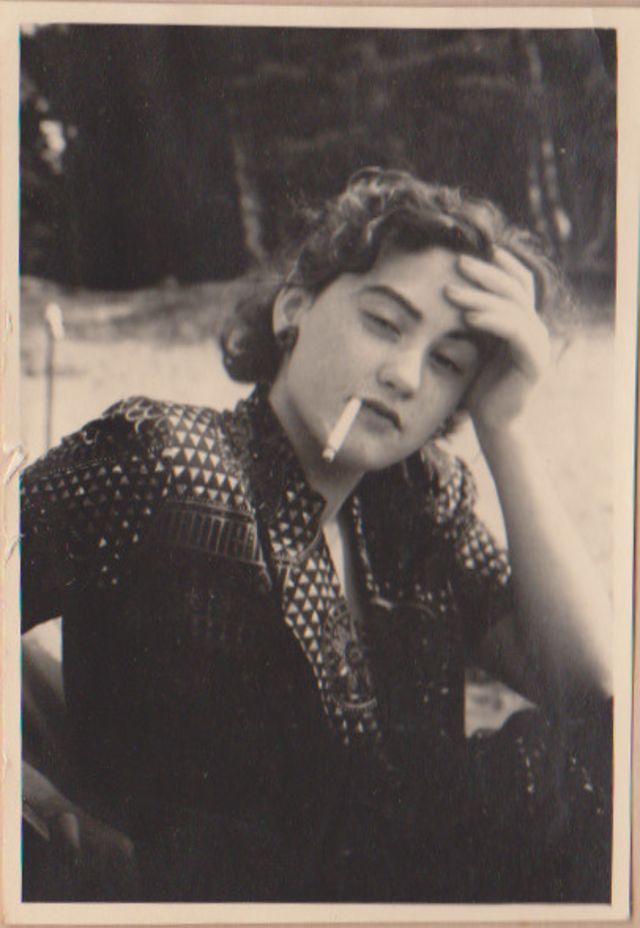 40 Cool Pics Of Badass Ladies Smoking Cigarettes In The Past ~ Vintage