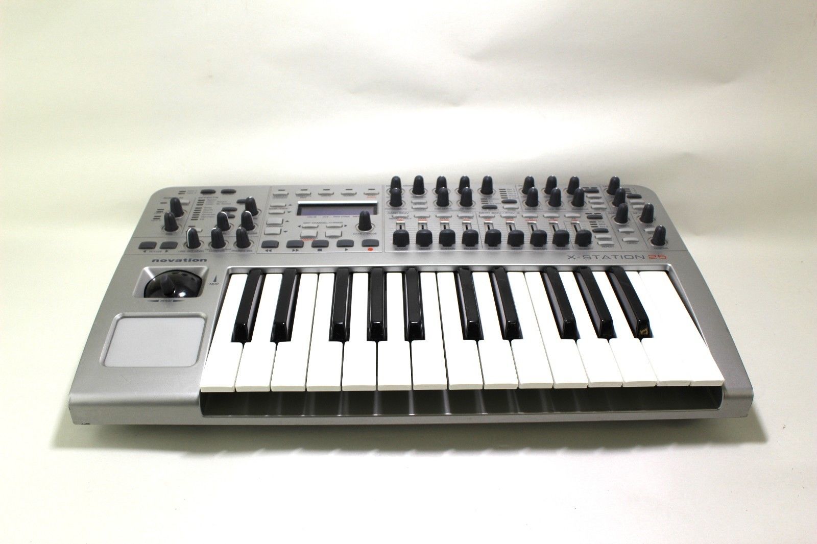 MATRIXSYNTH: Novation X-Station 25