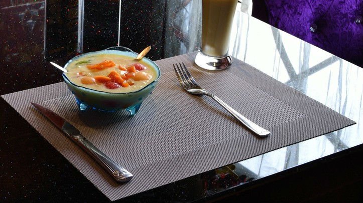 Jenis dan Fungsi Peralatan Makan dan Minum (1) Tata Hidang