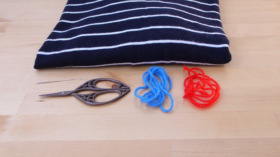 Borda-un-jersey-de-rayas-marineras