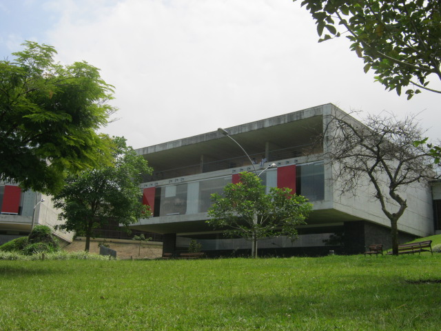 arquitectura: Parque Biblioteca La Ladera