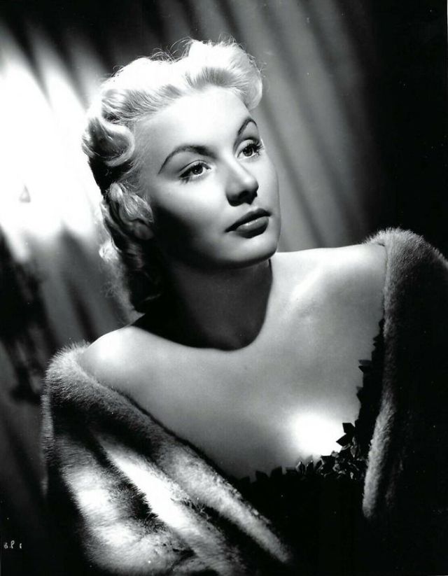 25 Gorgeous Photos of American Actress Barbara Payton During Her Brief Life...