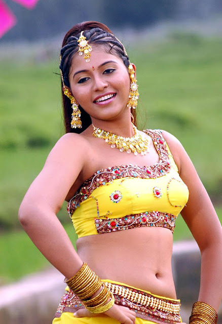 tamil actress ANJALI  hot hot boombs pic gallery