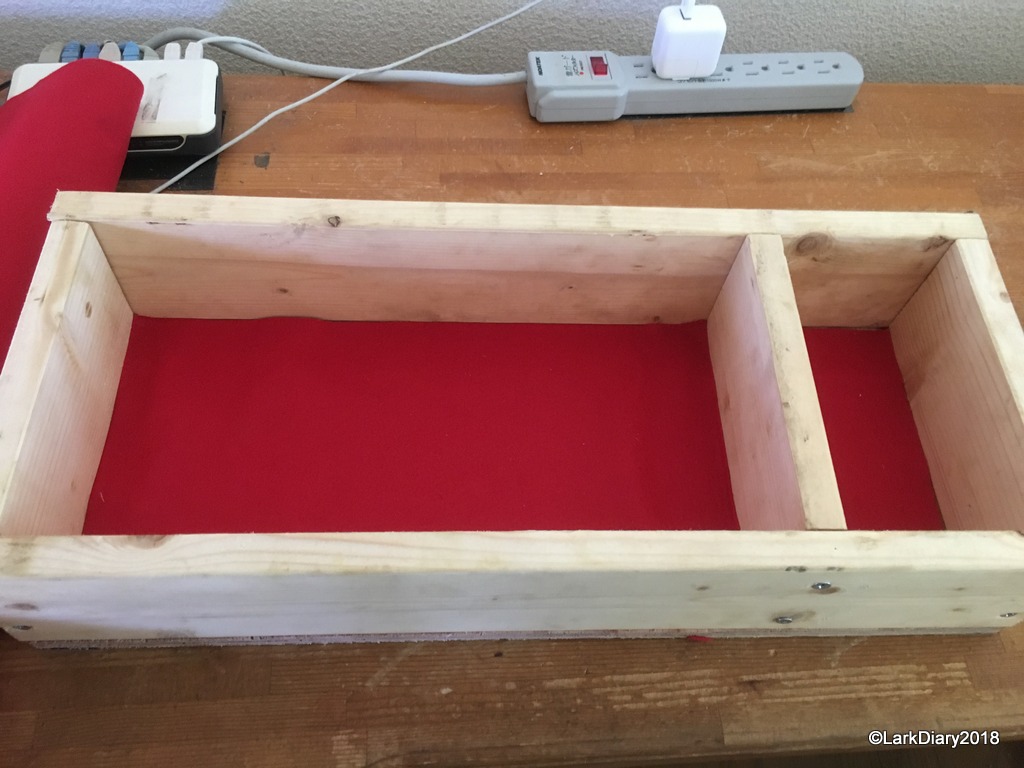 何もない日記 黒ミシン用木箱その2 フェルトを買ってきた