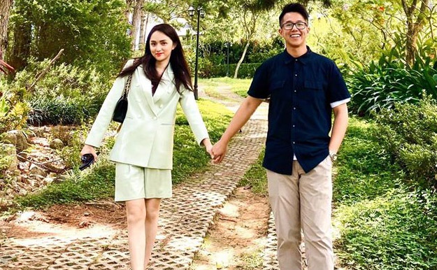 Vì sao chuyện hẹn hò của Hương Giang và CEO gây tranh cãi? Vì sao chuyện hẹn hò của Hương Giang và CEO gây tranh cãi?