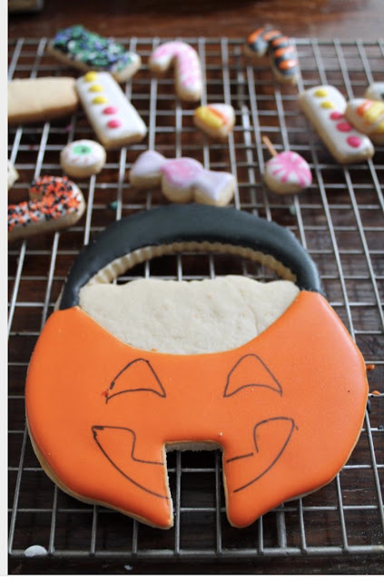 jack o lantern cookie cutter set,The cookie couture pumpkin cookies,Pumpkin decorated cookies ideas,PumpkinCookie2020,pumpkin patch cookies,decorated cookies, best decorated cookies, fall cookies, Halloween cookies,