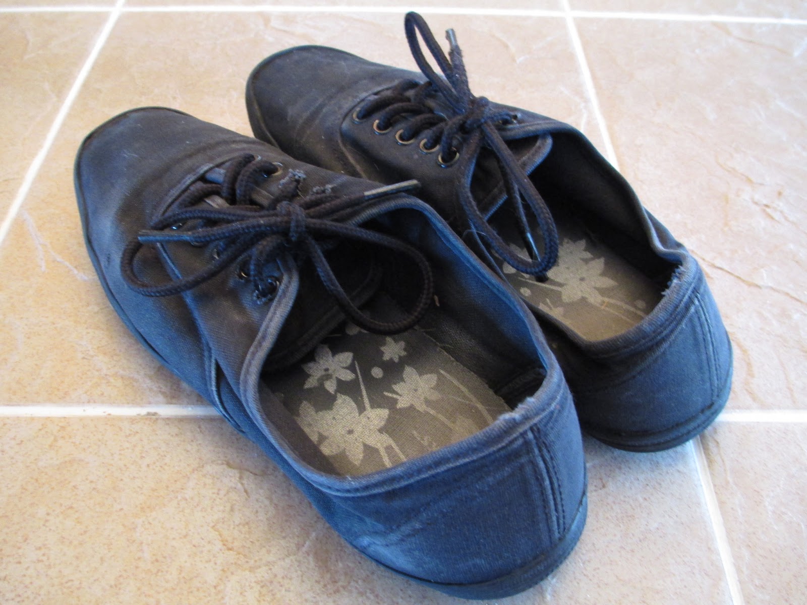 city sneaks canvas shoes