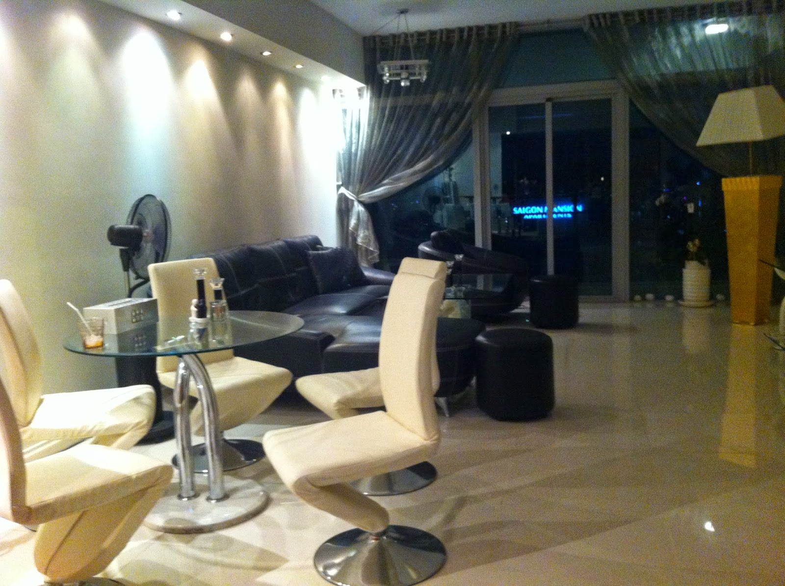17th floor Sailing Tower apartment for lease in Dist.1, HCM City