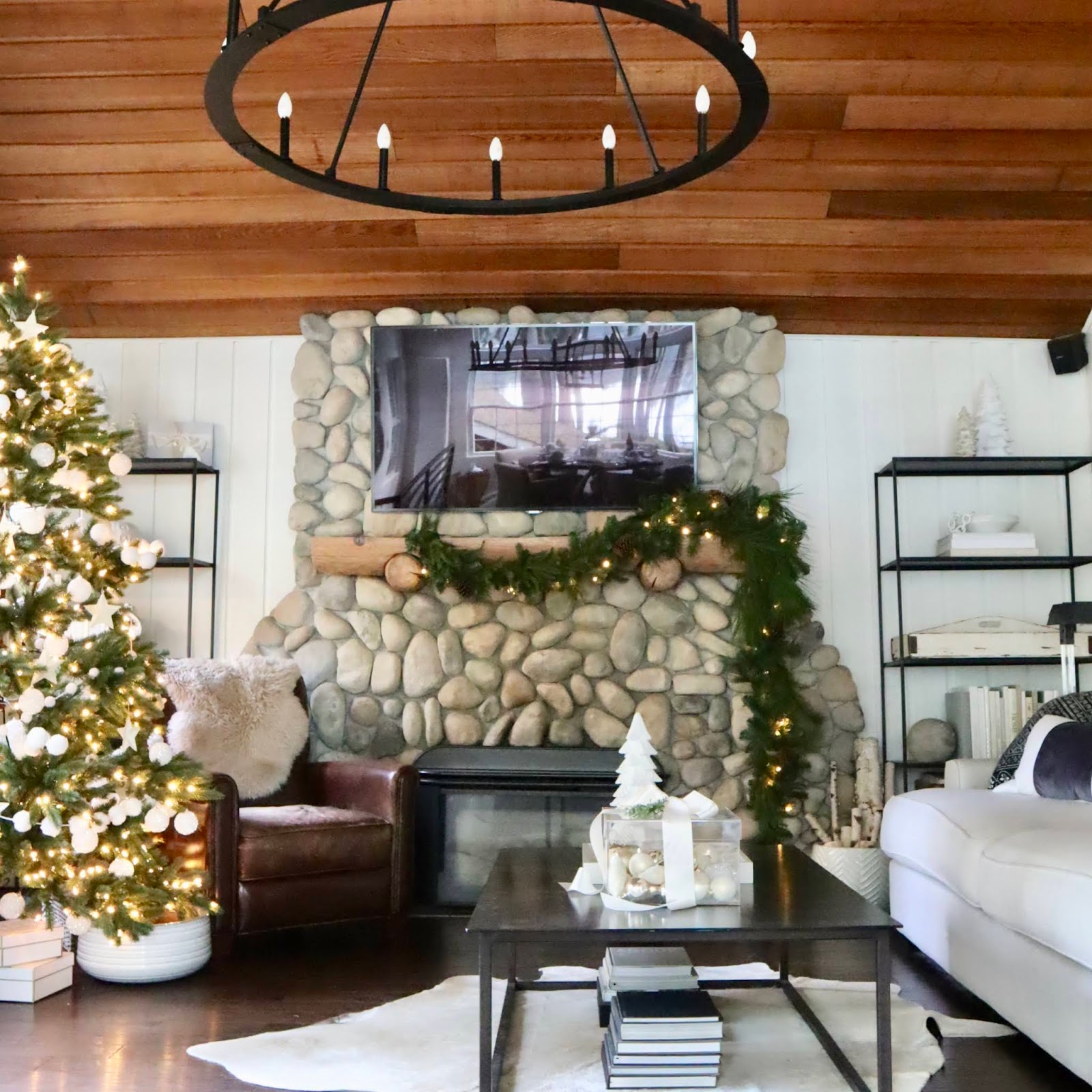 My Sweet Savannah our asymmetrical mantle garland