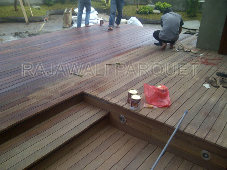 Decking Kayu