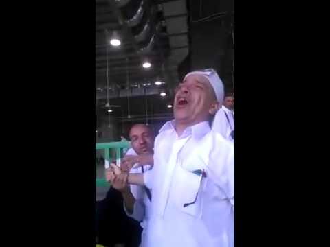 حقيقة فيديو كفيف يعود إليه بصره في الحرم المكي