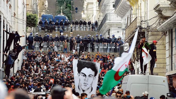 En Algérie Le Retour De La Contestation Assawra الثورة La Révolution