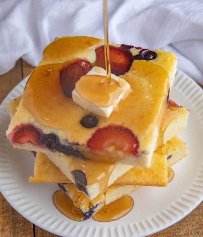 SHEET PAN PANCAKES (OVEN BAKED PANCAKES) Yummy Appetizers