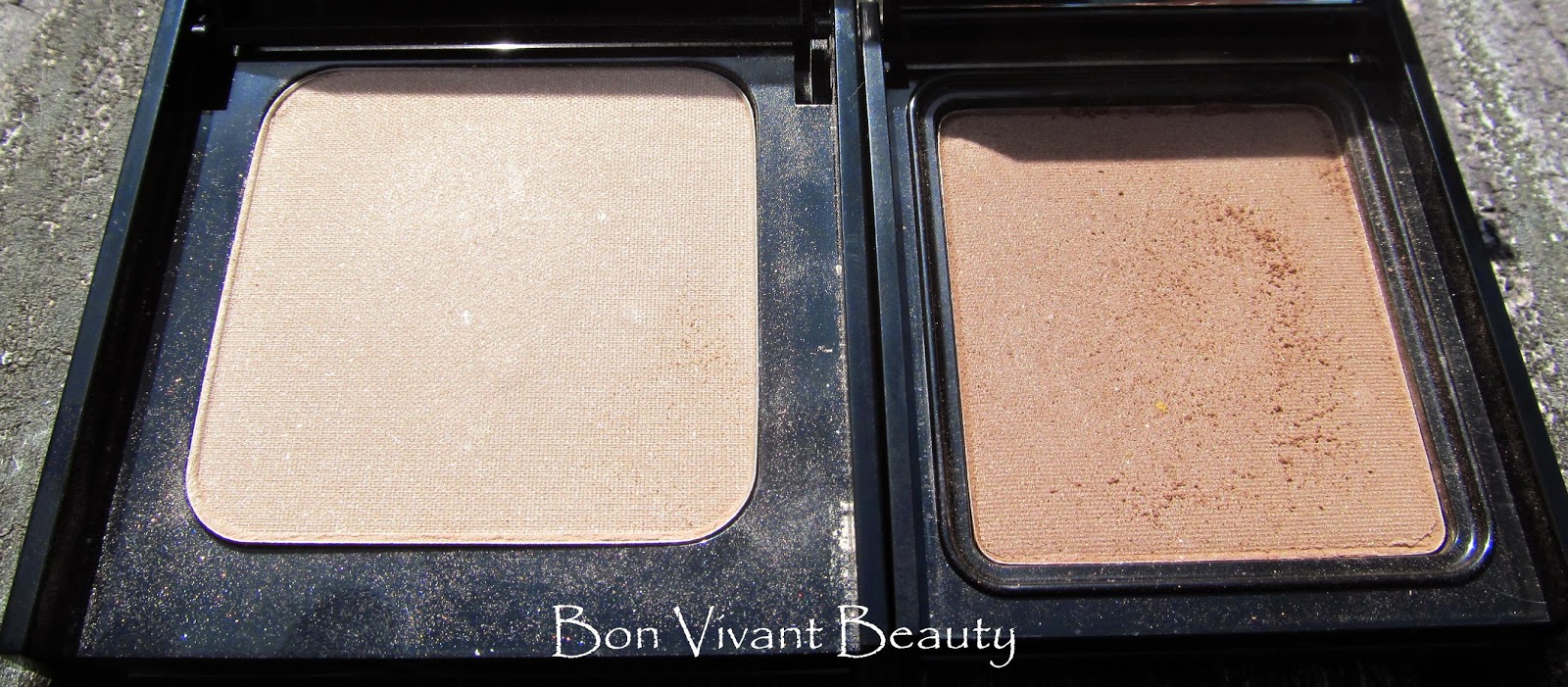 Bon Vivant Beauty Glow Highlighting Powder in Champagne by Julep