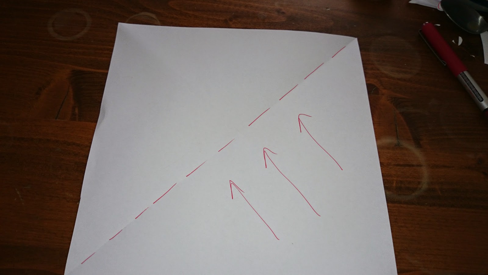 Pratik dikiş: Kağıttan yılbaşı süsü - kar taneciği