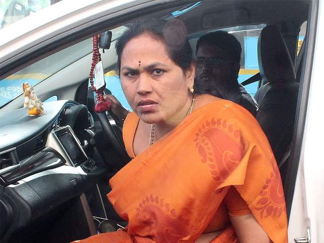 Shobha Vs Owaisi | ಓವೈಸಿ ಅವರನ್ನು ಅಫ್ಘಾನ್ಗೆ ಕಳಿಸೋದು ಉತ್ತಮ: ಕೇಂದ್ರ ಕೃಷಿ ಸಚಿವೆ ಶೋಭಾ ಕರಂದ್ಲಾಜೆ Shobha Vs Owaisi | ಓವೈಸಿ ಅವರನ್ನು ಅಫ್ಘಾನ್ಗೆ ಕಳಿಸೋದು ಉತ್ತಮ: ಕೇಂದ್ರ ಕೃಷಿ ಸಚಿವೆ ಶೋಭಾ ಕರಂದ್ಲಾಜೆ
