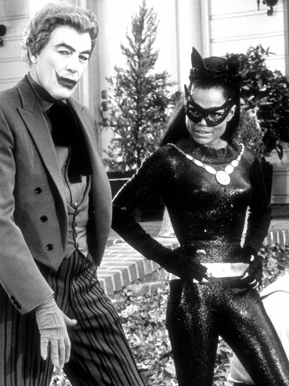 Fashion And Action Eartha Kitt Catwoman Groovy 60s Set Photos And Fab
