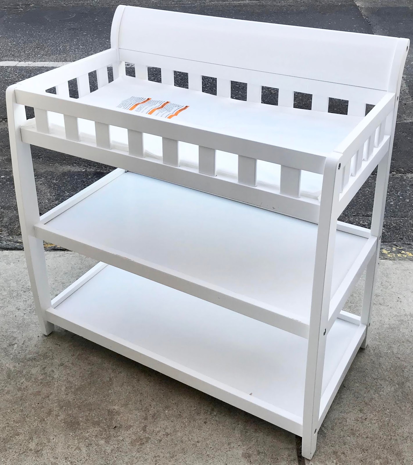 Uhuru Furniture & Collectibles REDUCED 471103 White Changing Table