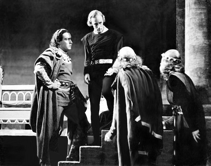 Leslie Howard Hamlet