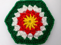 http://roycedavids.blogspot.ae/2014/11/crochet-hexagon-motif-christmas-colors.html