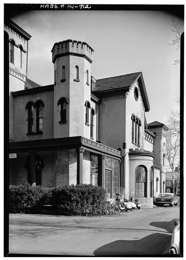 The Picturesque Style Italianate Architecture The James House