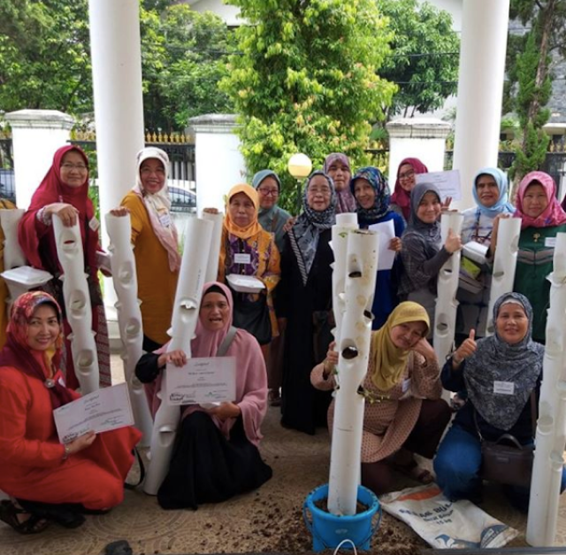 Foto kegiatan kelas Gapura Digital dengan Teman Berkebun di Semarang