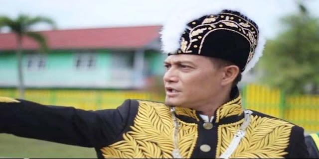 Sultan Pontianak IX: Tangkap dan Adili Hendro Priyono Si Penghina Sultan Hamid II Sultan Pontianak IX: Tangkap dan Adili Hendro Priyono Si Penghina Sultan Hamid II