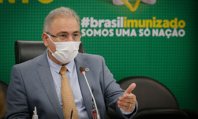 Avião com 1,5 milhão de doses da Janssen chega amanhã, diz ministro