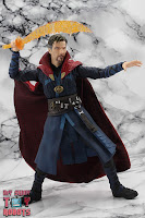 S.H. Figuarts Doctor Strange (Battle On Titan Edition) 42