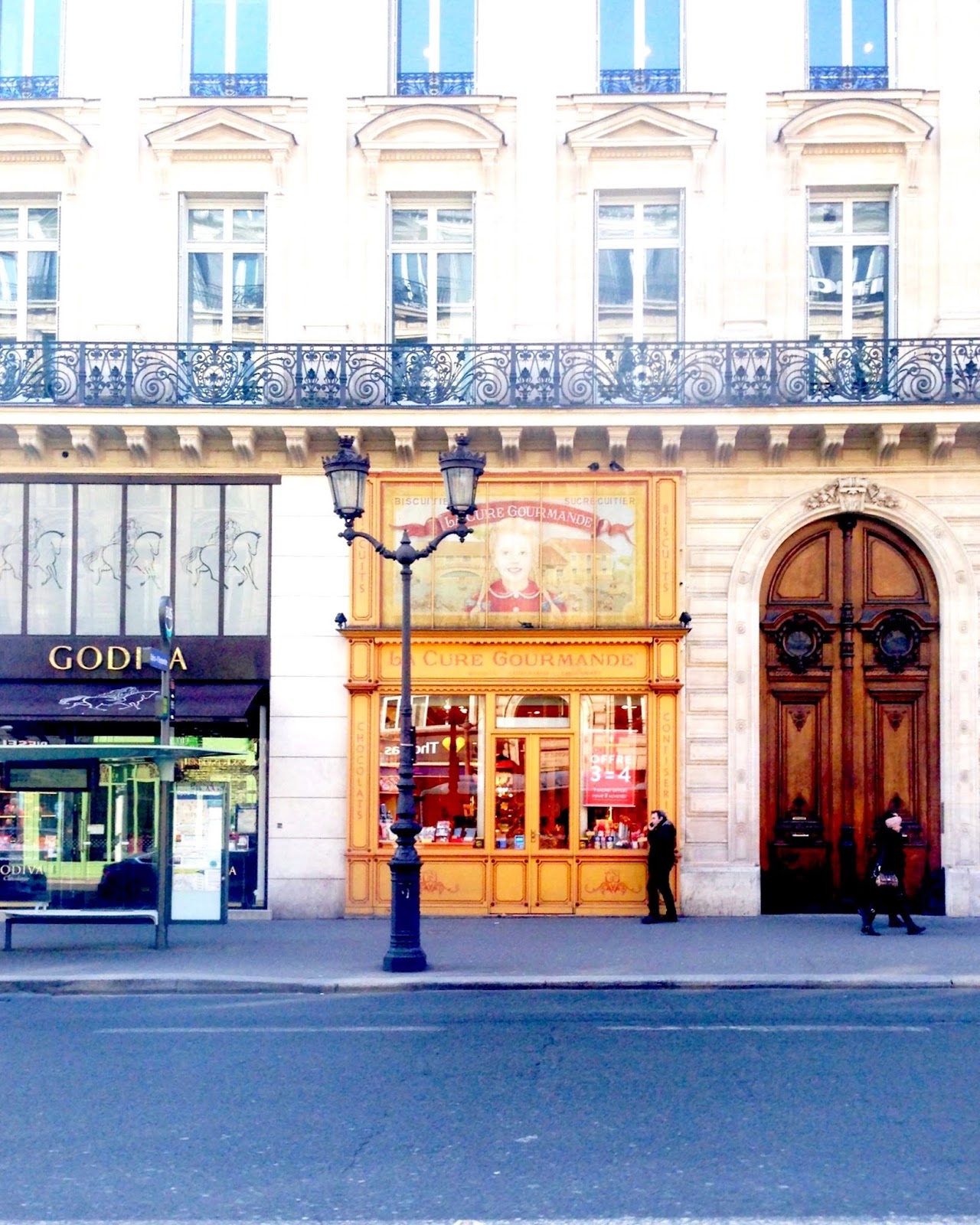 Focus On Paris On an avenue