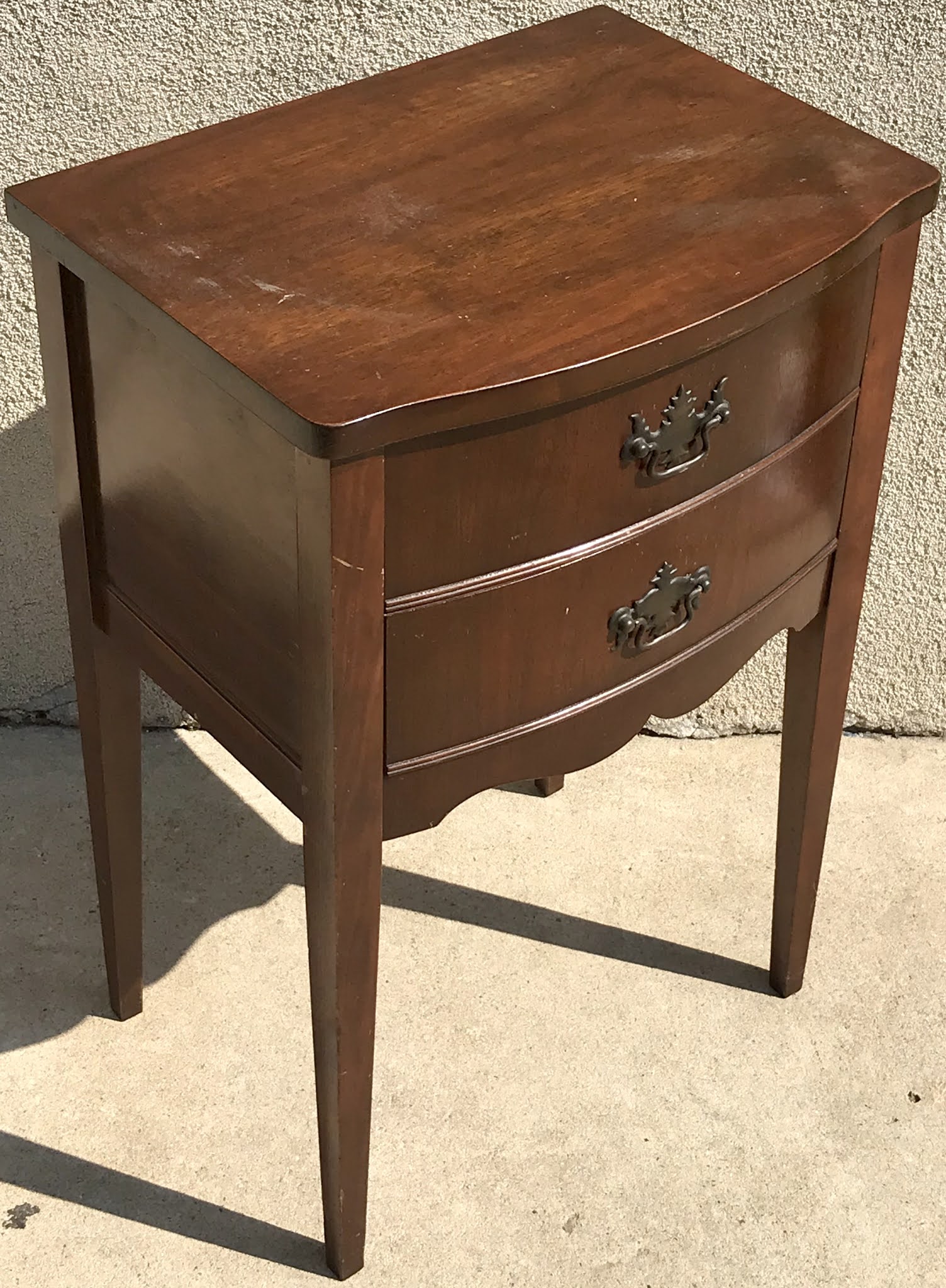 Uhuru Furniture & Collectibles 475088 Mahogany 2Drawer Nightstand