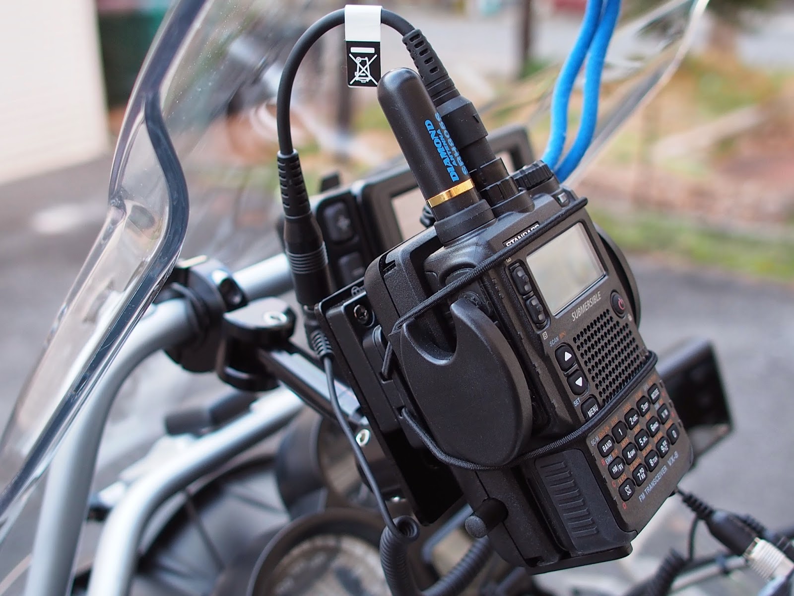 GSと旅の道標！ 無線機の取付